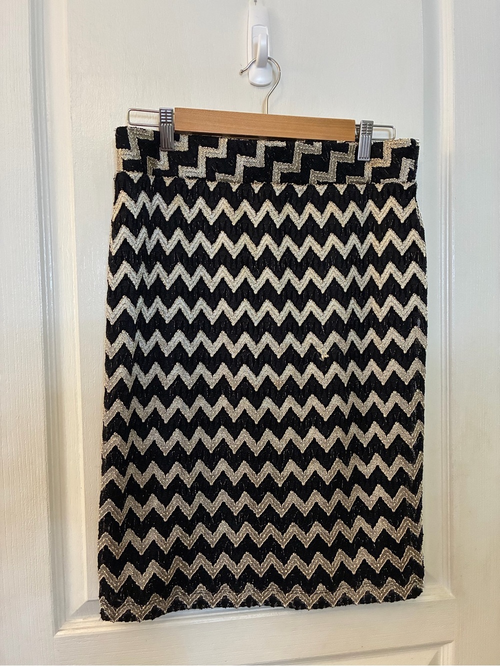 Sunny Leigh Black Gold Metallic Chevron Pencil Skirt Size M
